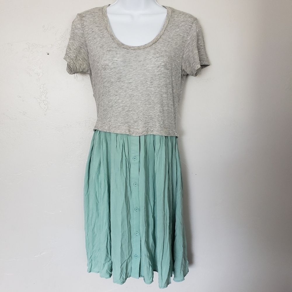 Funktional Medium Knee Length Dress Short Sleeve Grey Cutout Top Blue Button